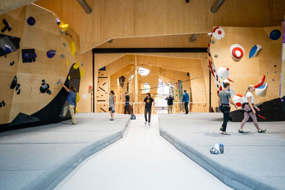 people at the climbing hall of "Høyt under Taket" in Skien