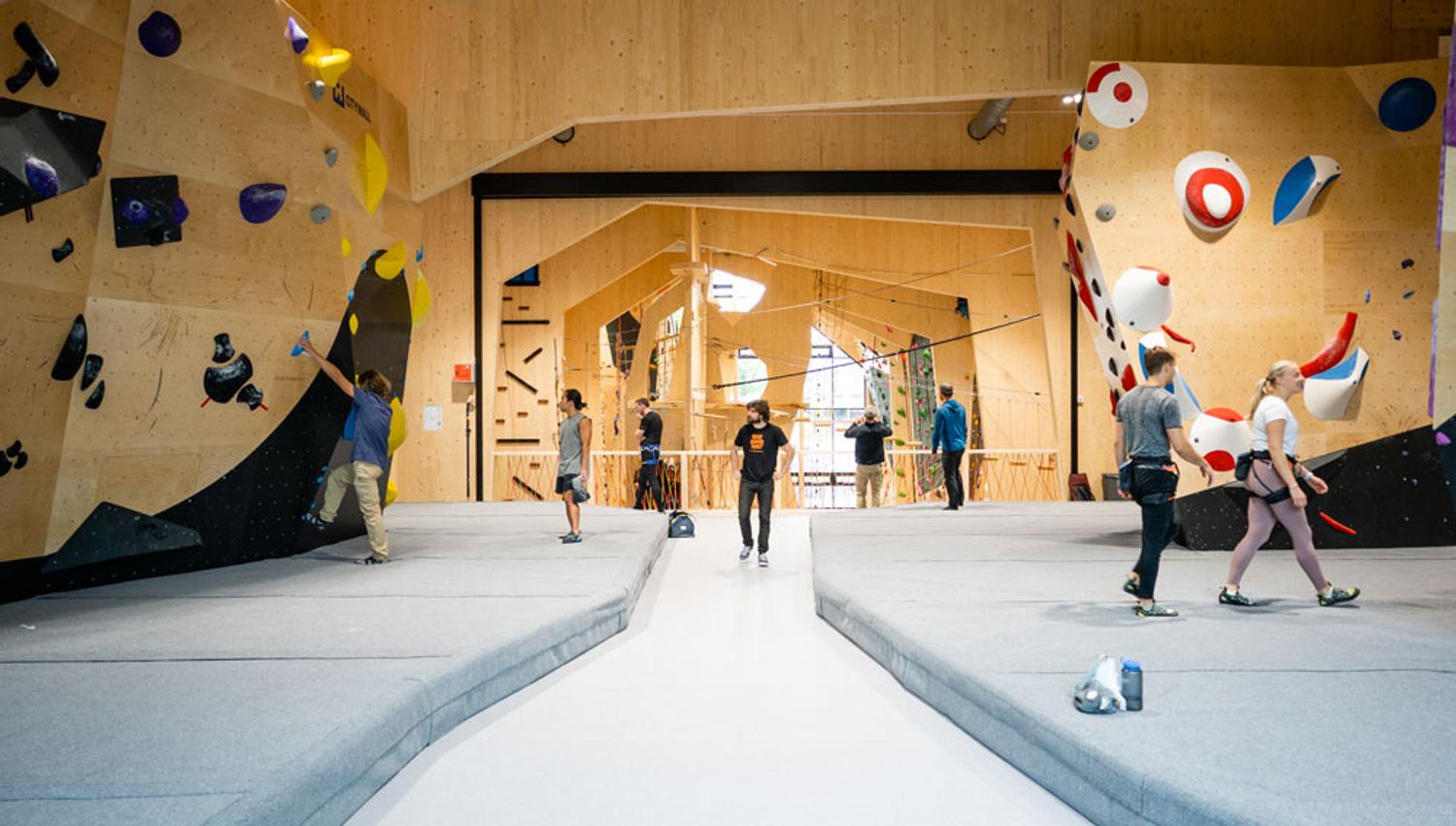 people at the climbing hall of "Høyt under Taket" in Skien