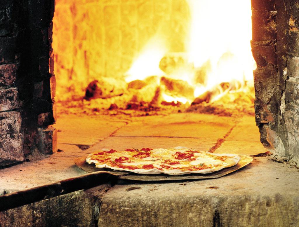 pizza fra vedfyrt ovn