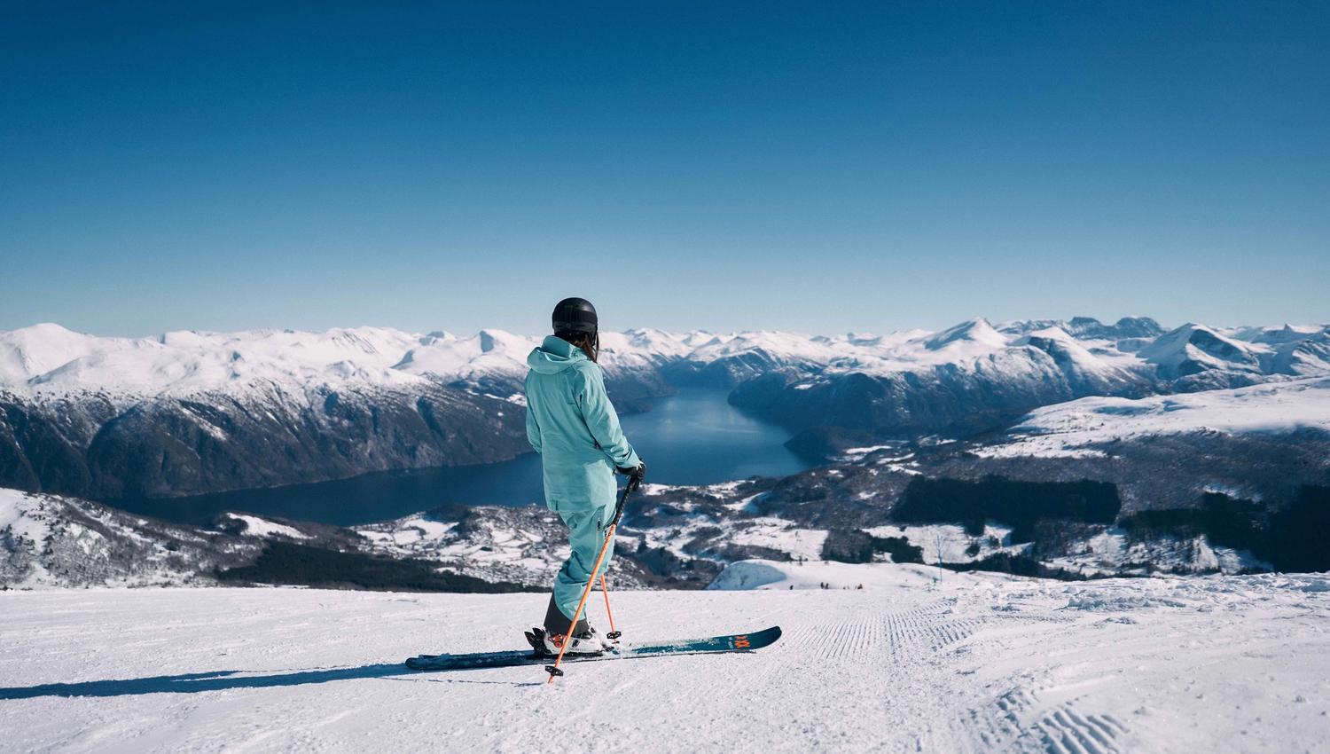 Utsikt fra Strandafjellet Skisenter utover fjorden.