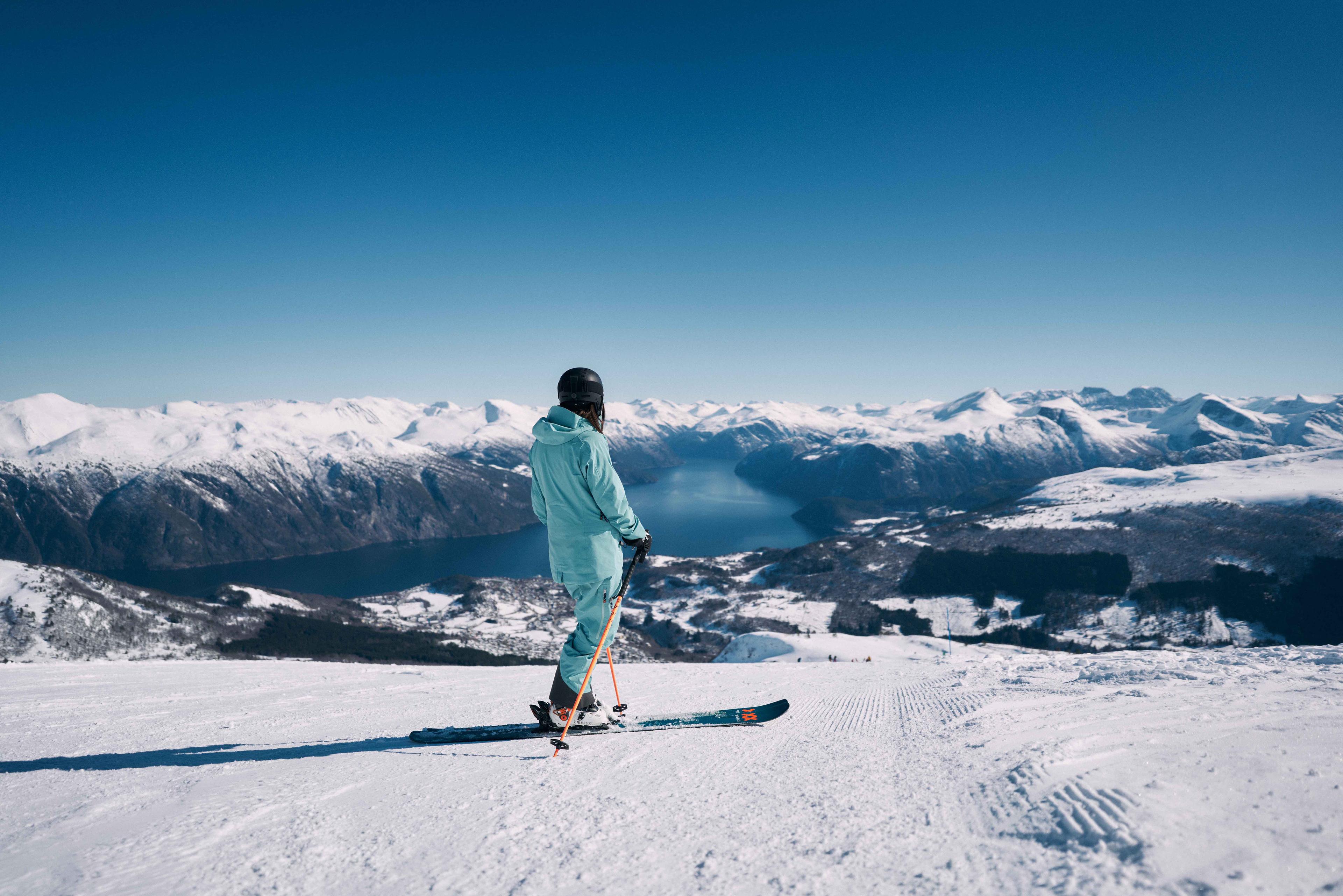 Utsikt fra Strandafjellet Skisenter utover fjorden.