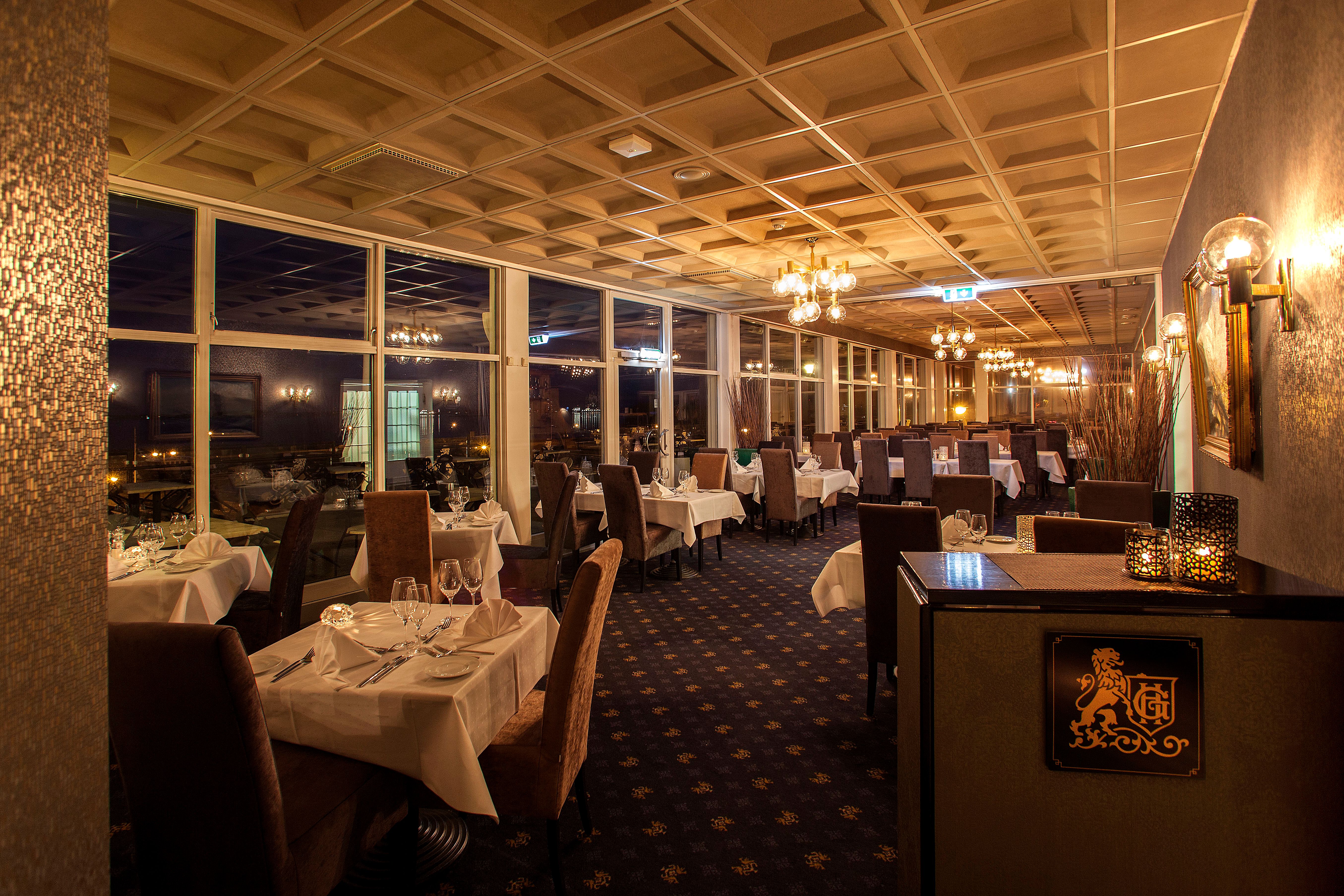 Restaurant på kveldstid