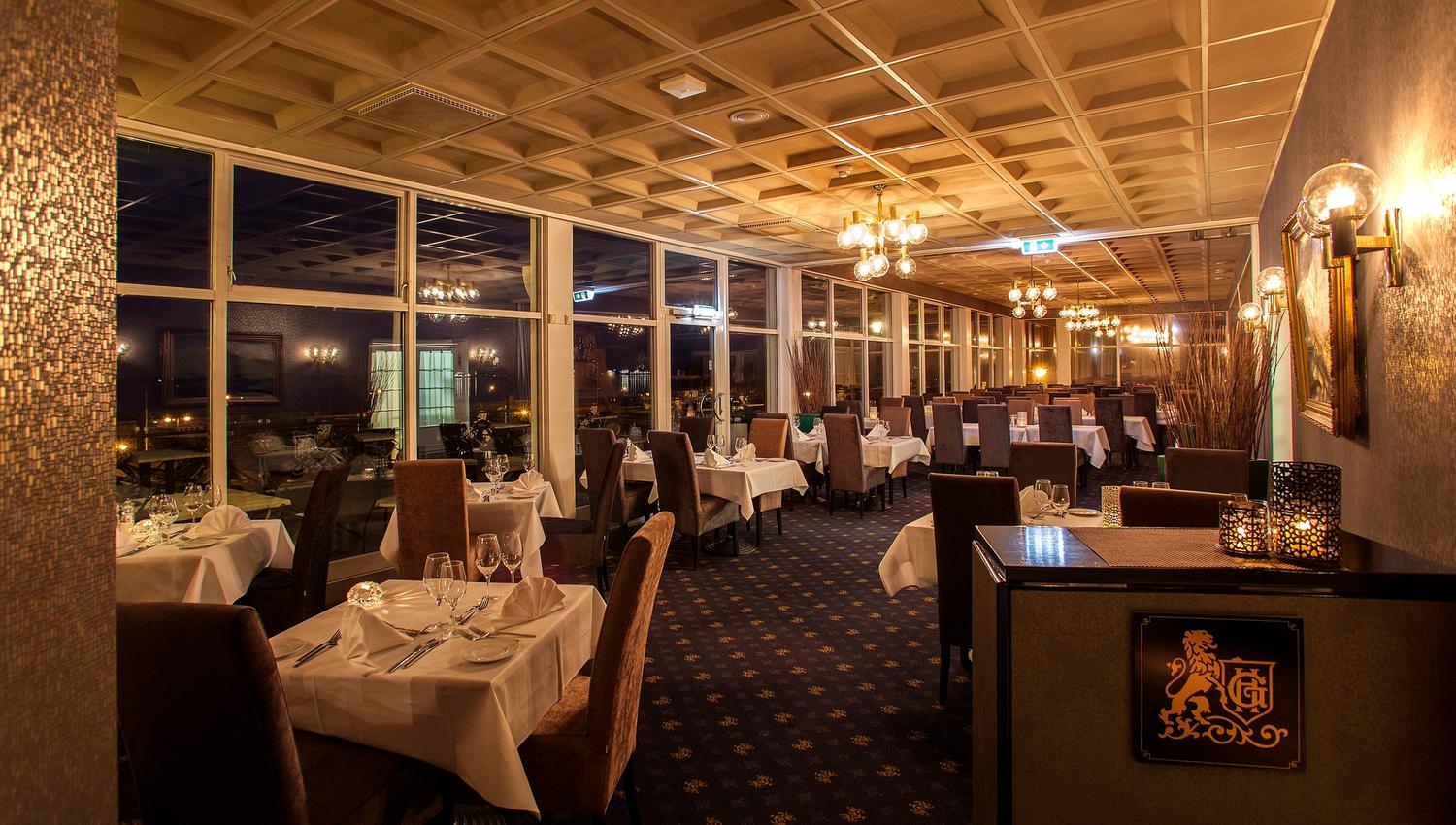 Restaurant på kveldstid