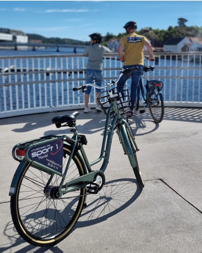 Sykkel med Sport1 reklame på
(Sykler til utleie hos Sport1 Mandal)