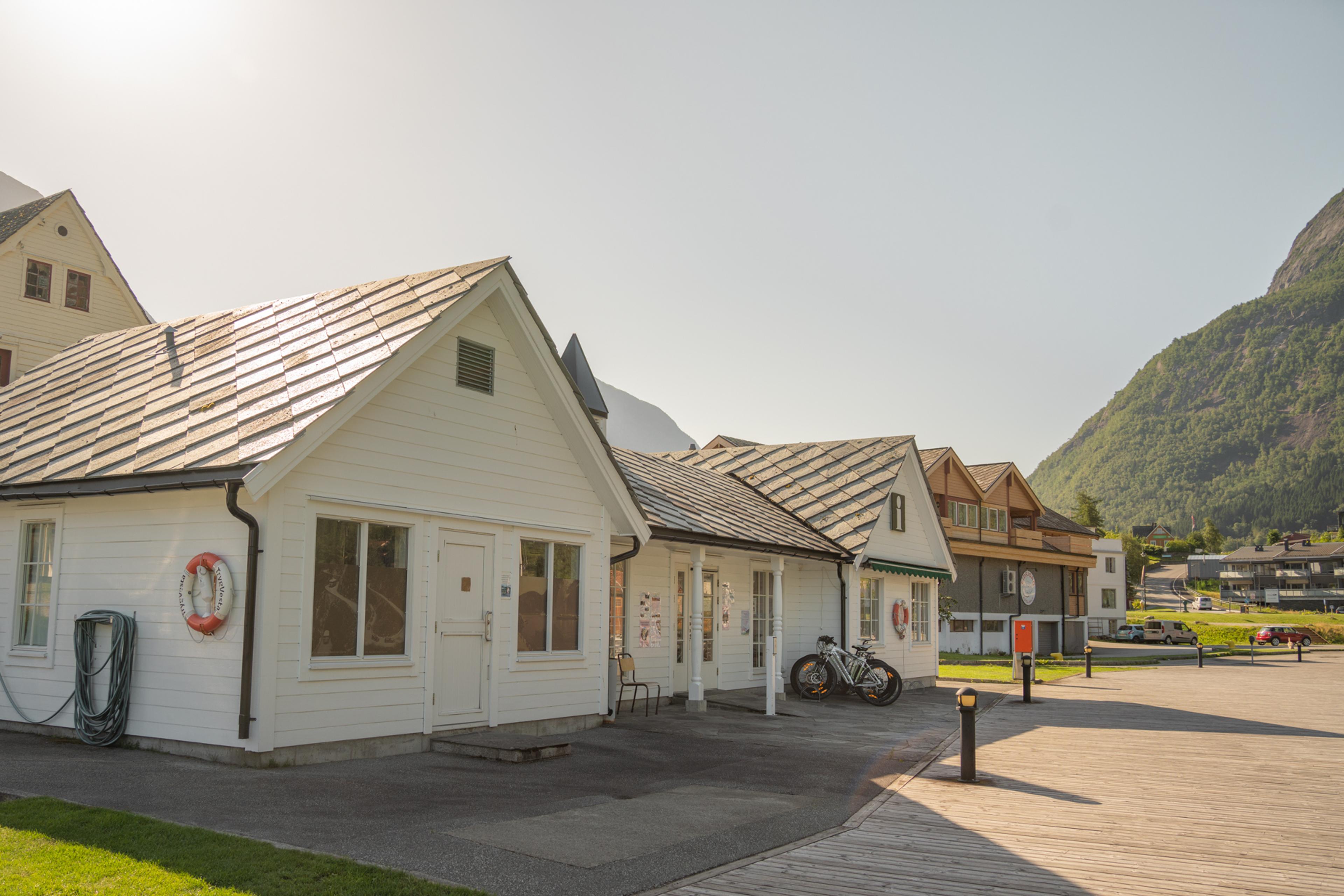 Turistkontoret av Heidi Kvamsdal 1