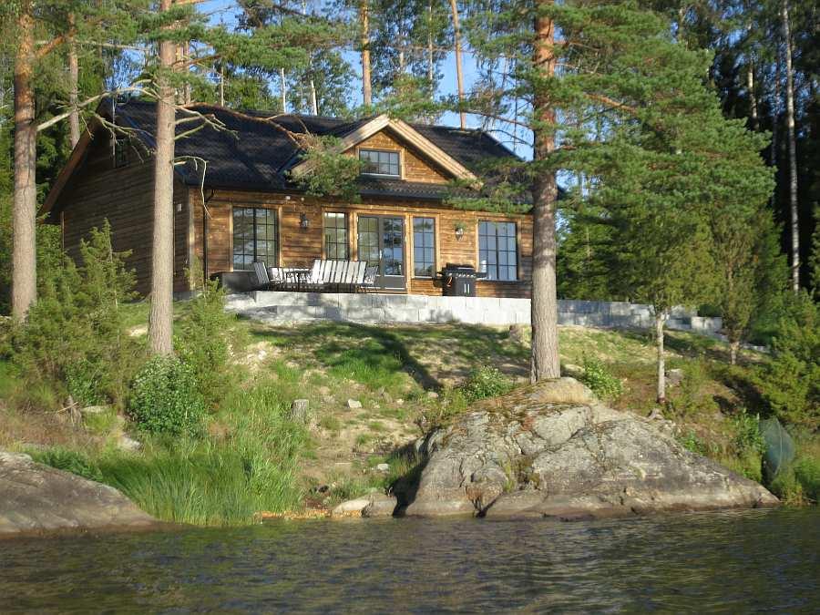 brunt hus