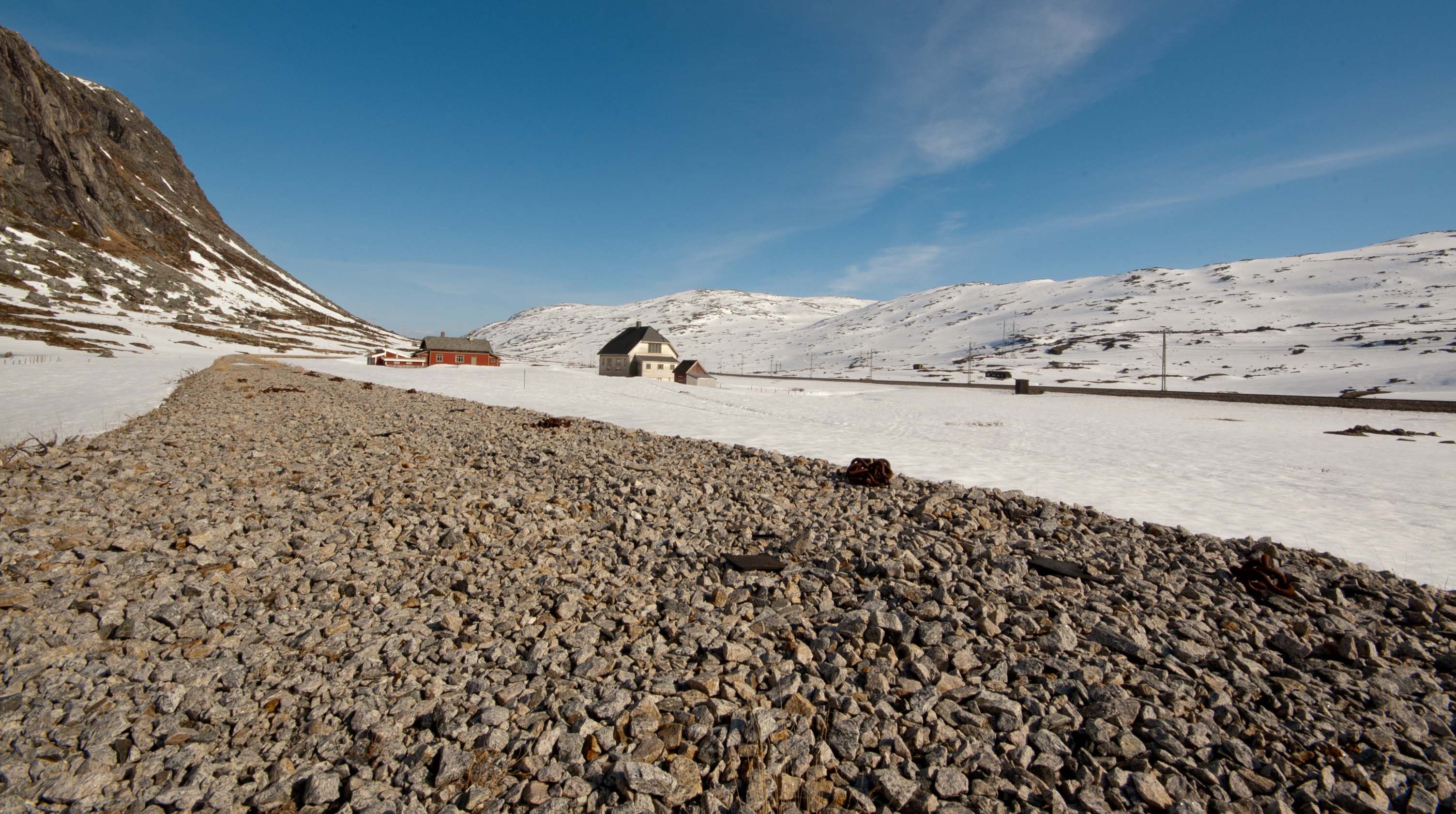 Uksabotn in late April