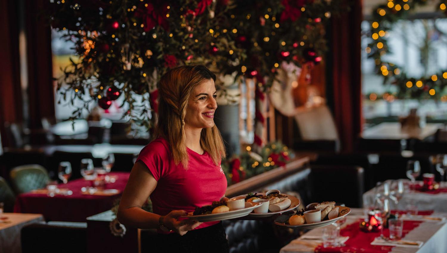 servitør på julehuset Jonas b Gundersen