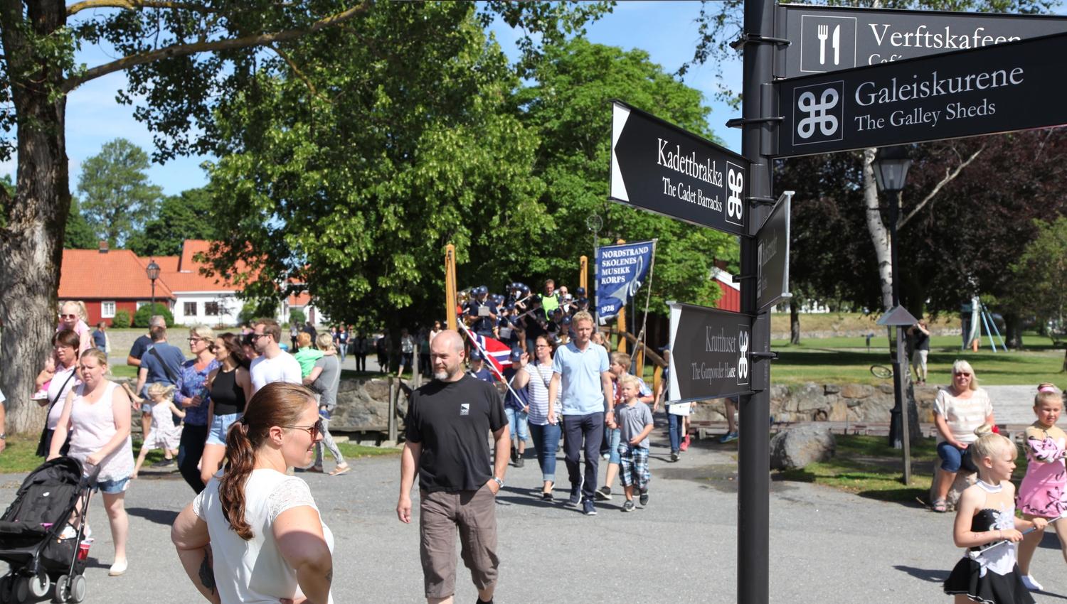 Mennesker på Fredriksvern Verft