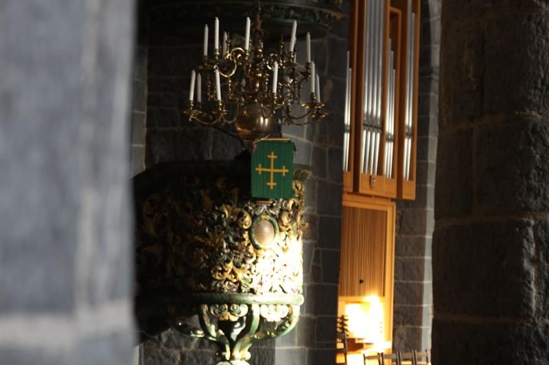 Interiøret i Gamle Aker kirke