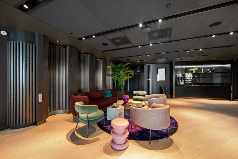 Breakout lounge, coffee station