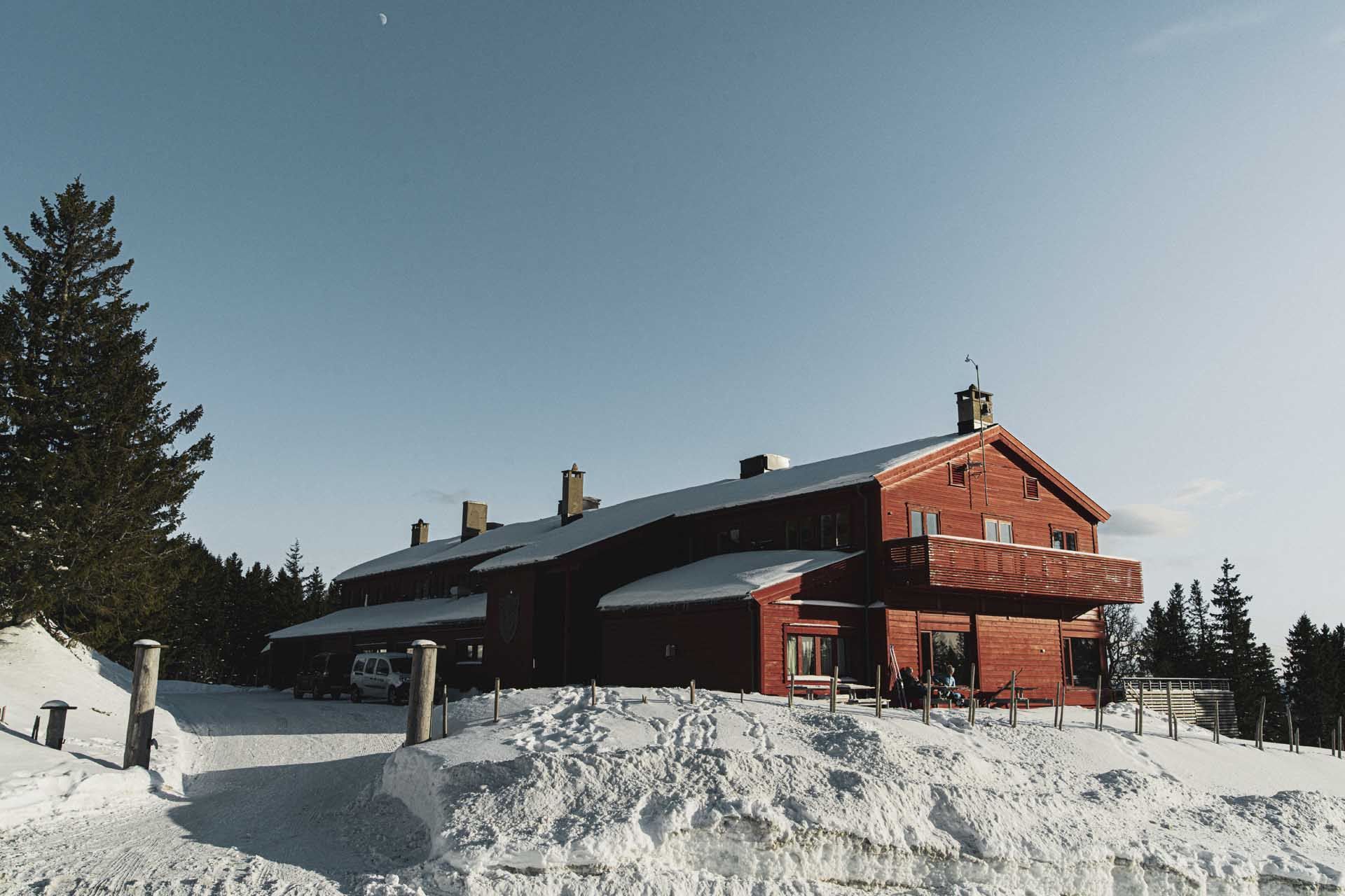 Skistua