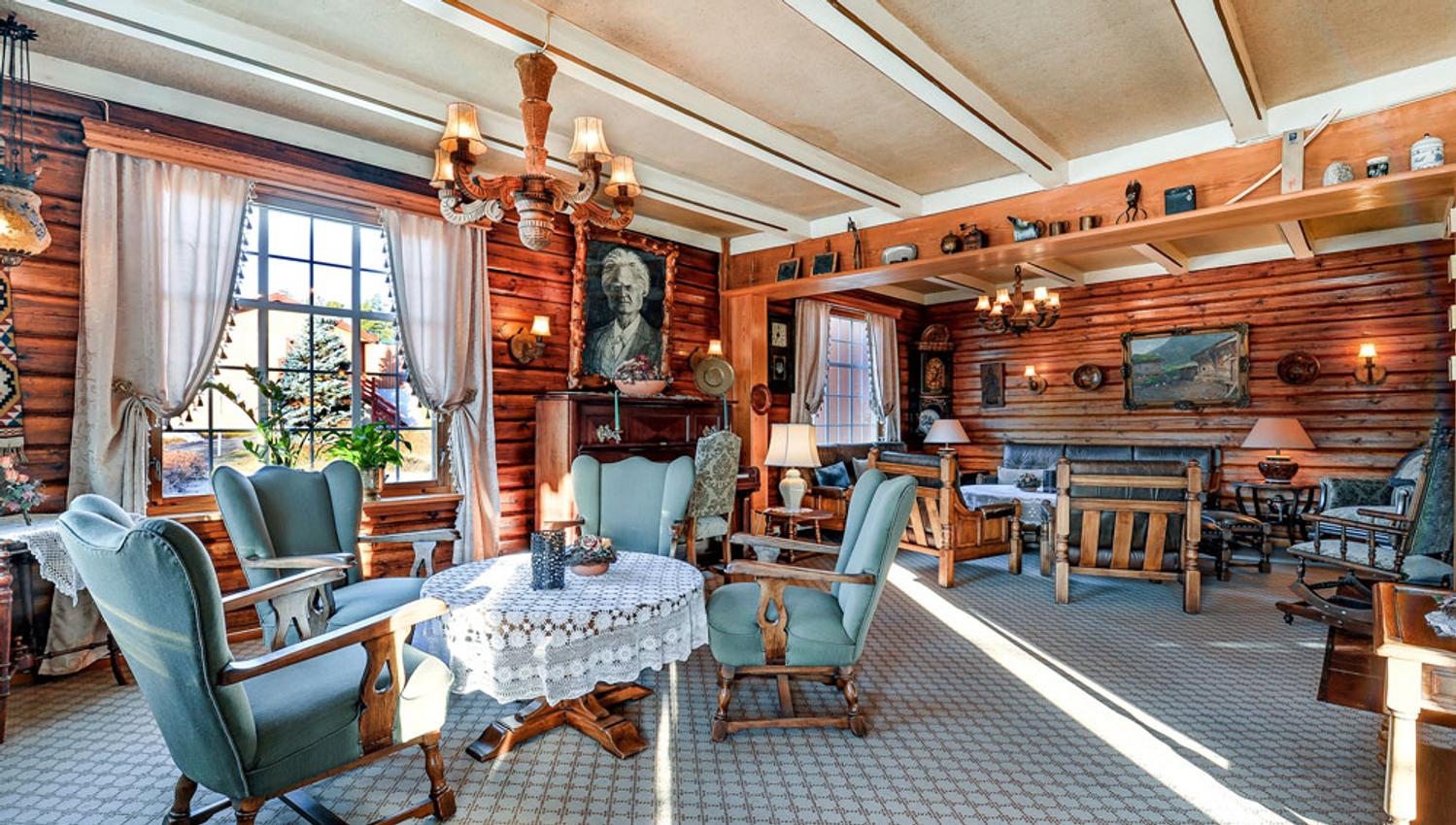 Peisstue og lounge på Straand Hoteli Vrådal