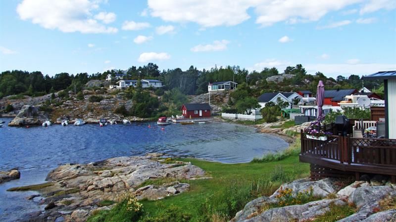 Kjønnøya camping with a great view of the water