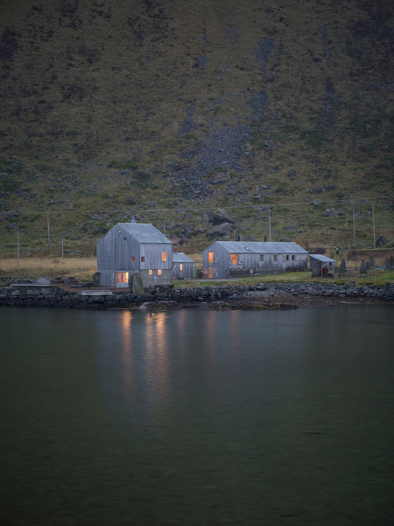 Kveldsbilde av Villa Lofoten