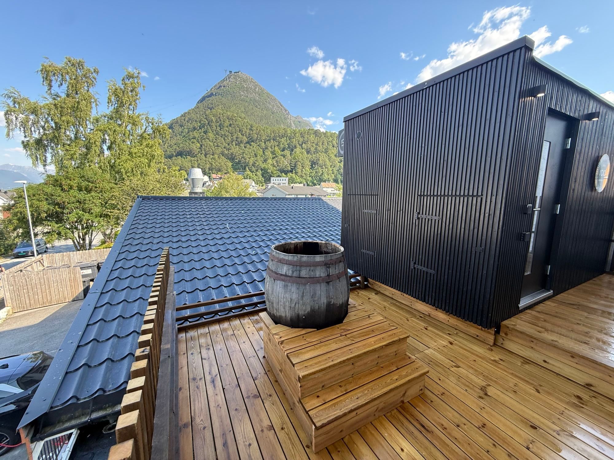 Roa sauna med fjellutsikt