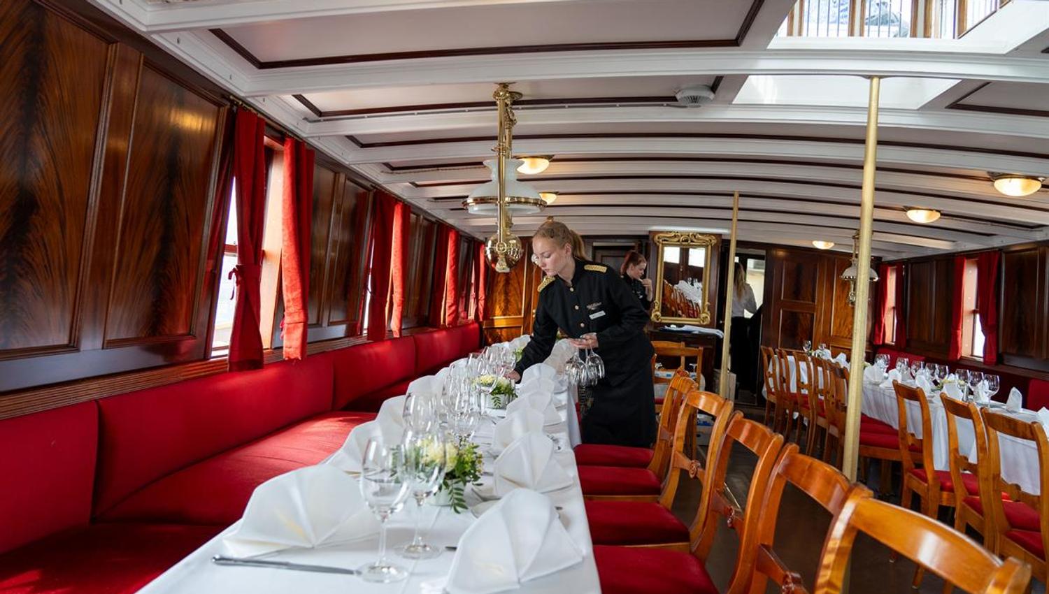 Restaurant ombord Skibladner