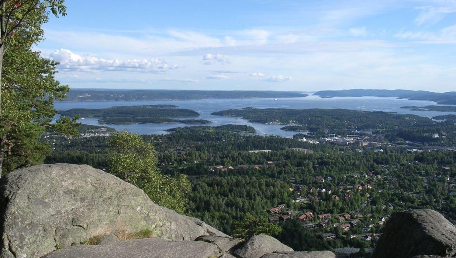 Kolsåstoppen - utsikt utover fjorden