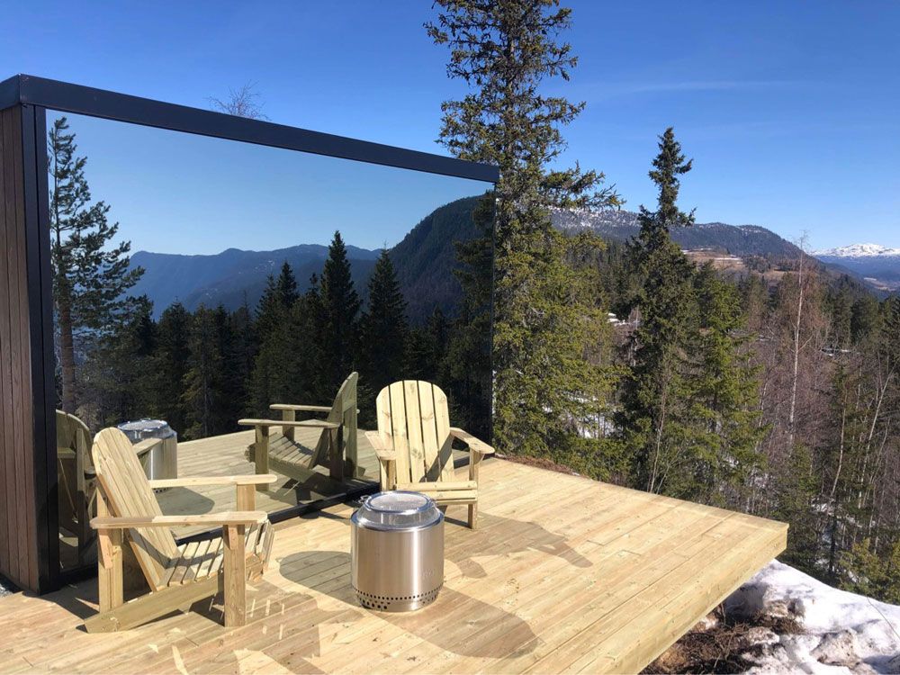 Dalen_vår_terrasse-ved-hytta-til-Vidsyn-Midjås_1000x750