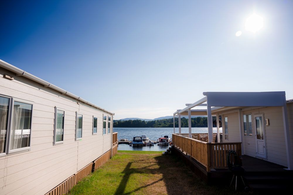 cabins with a view of lake Norsjø 