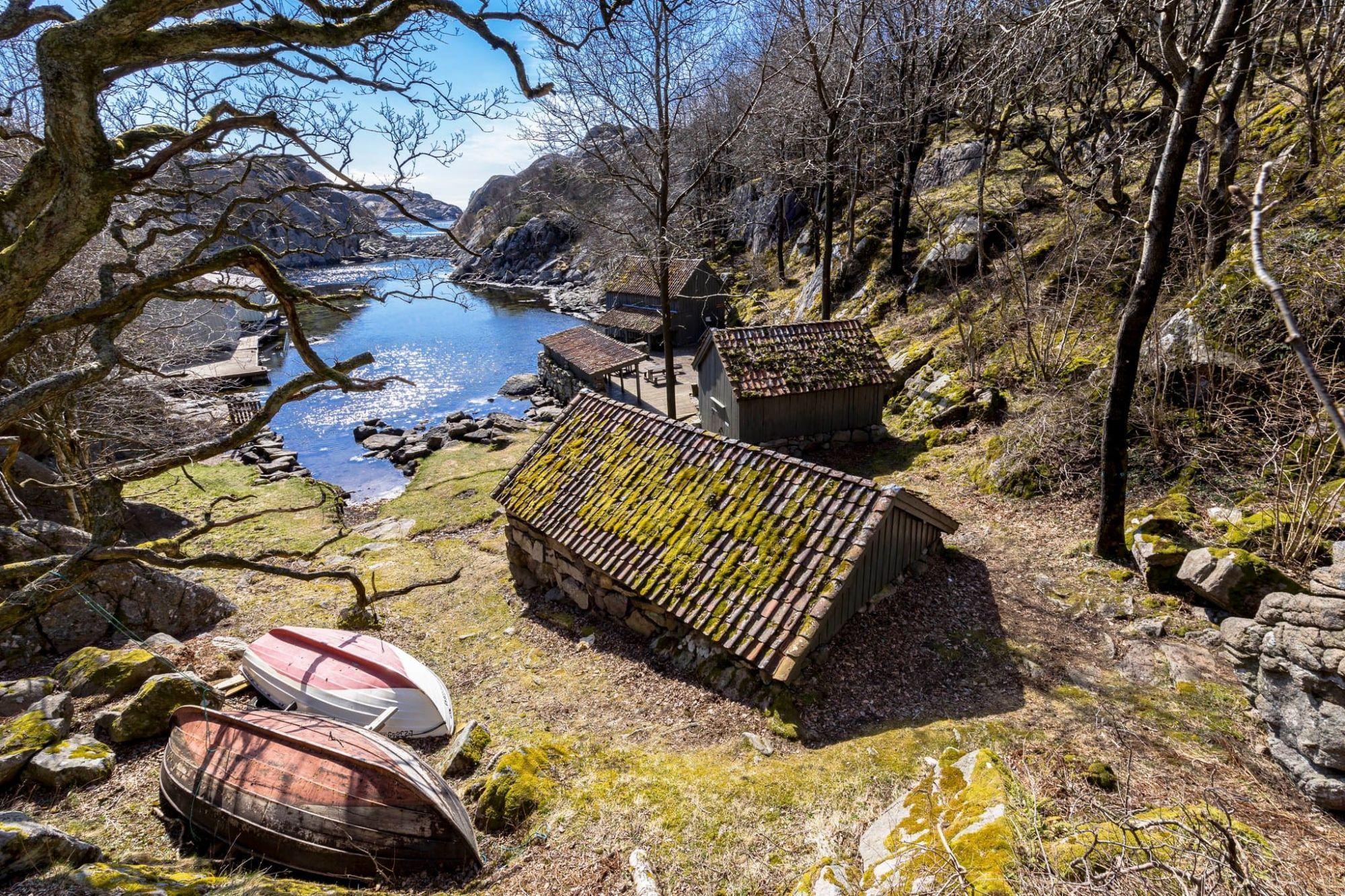Auglend, Vandringshavn og Brønnesodden