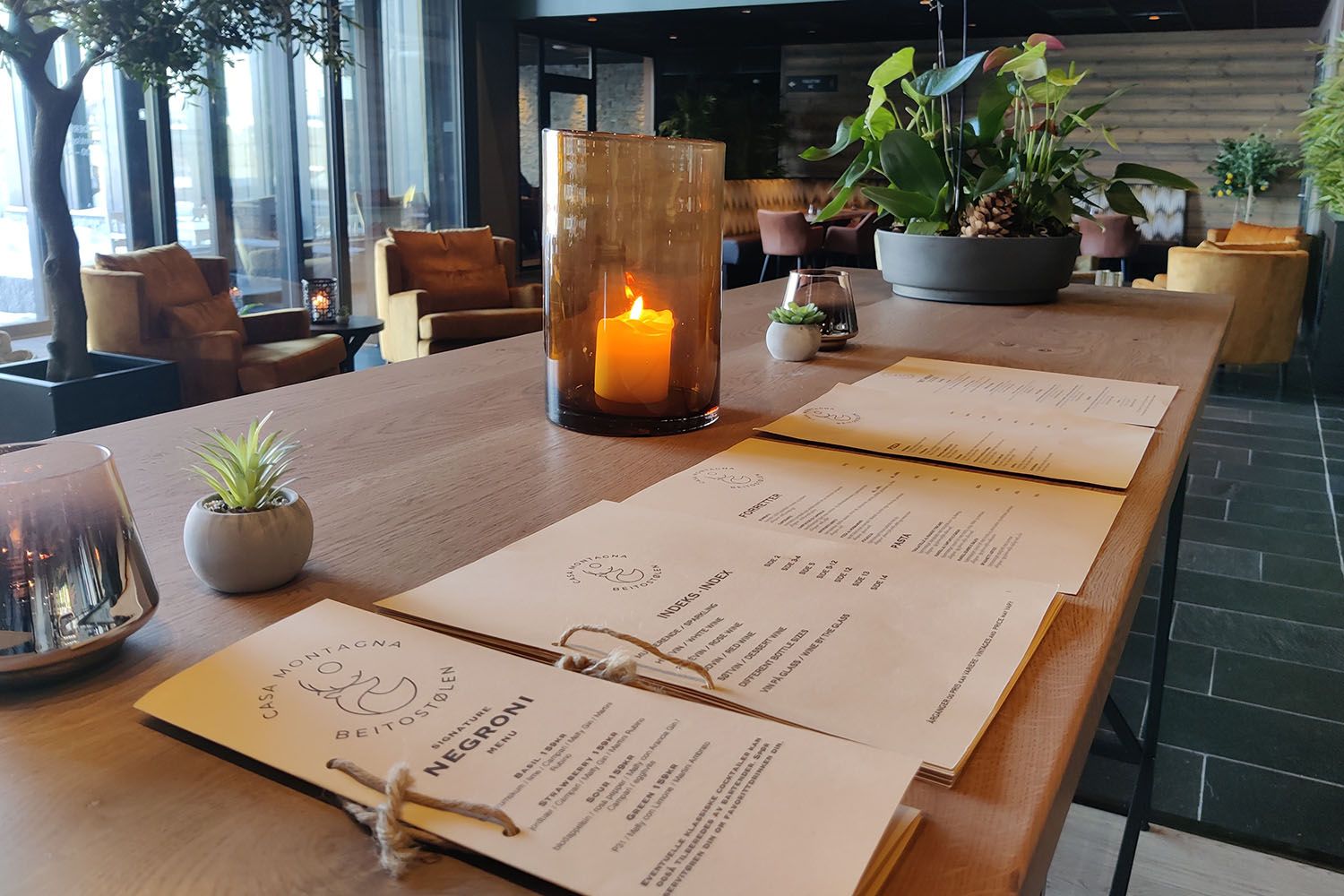 Meny på restautantbord