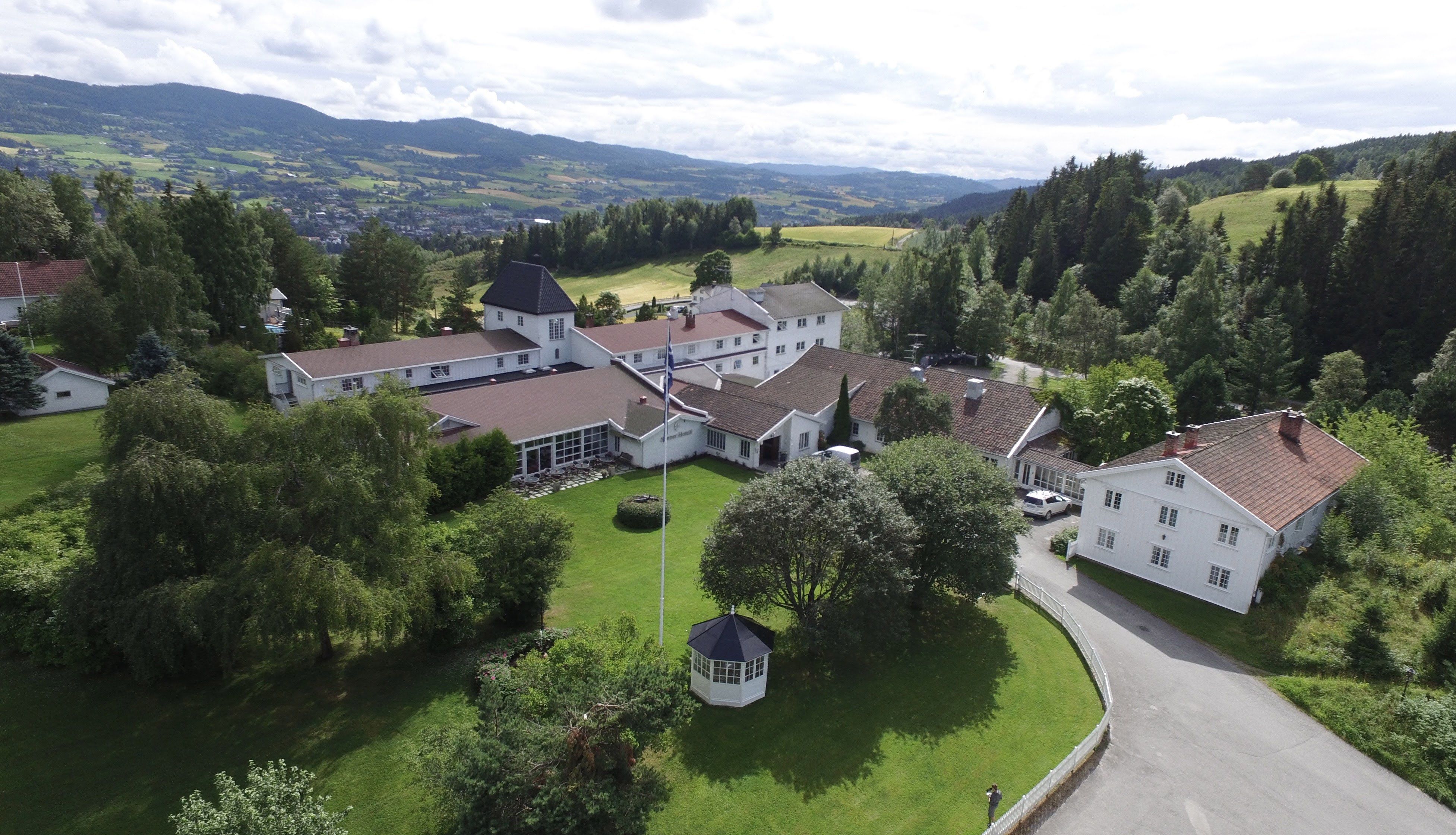 Sanner Hotell - historisk hotell på Granavollen