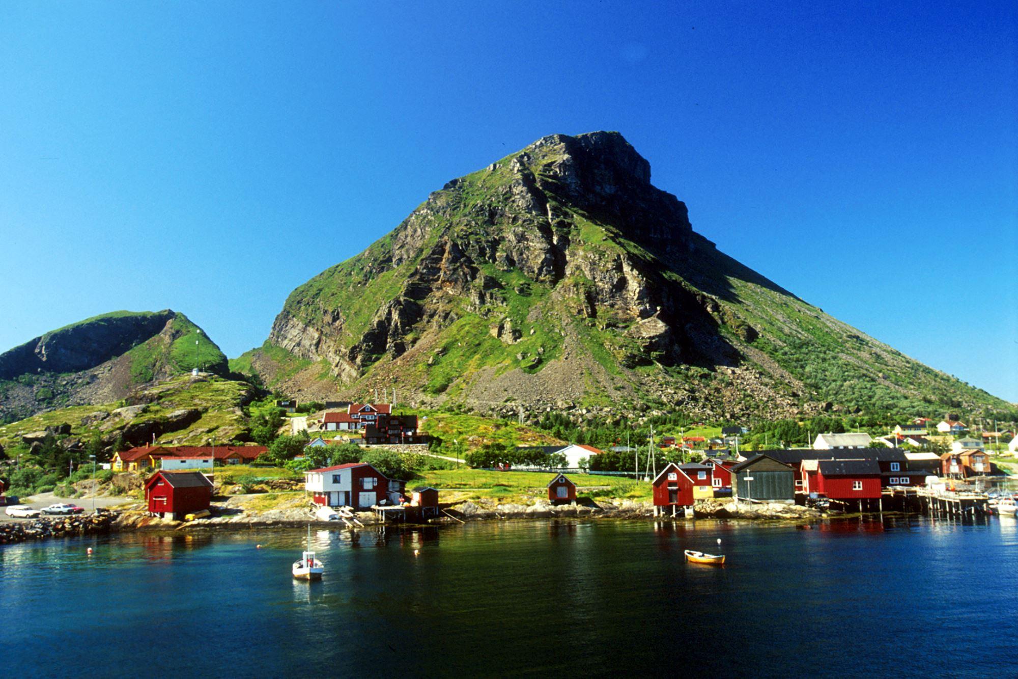 Lovund og Lundefuglen