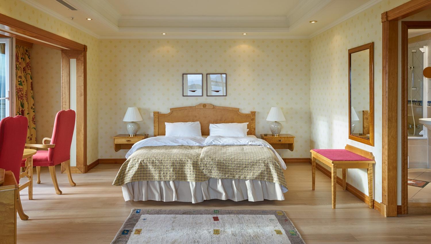 Corner room bed