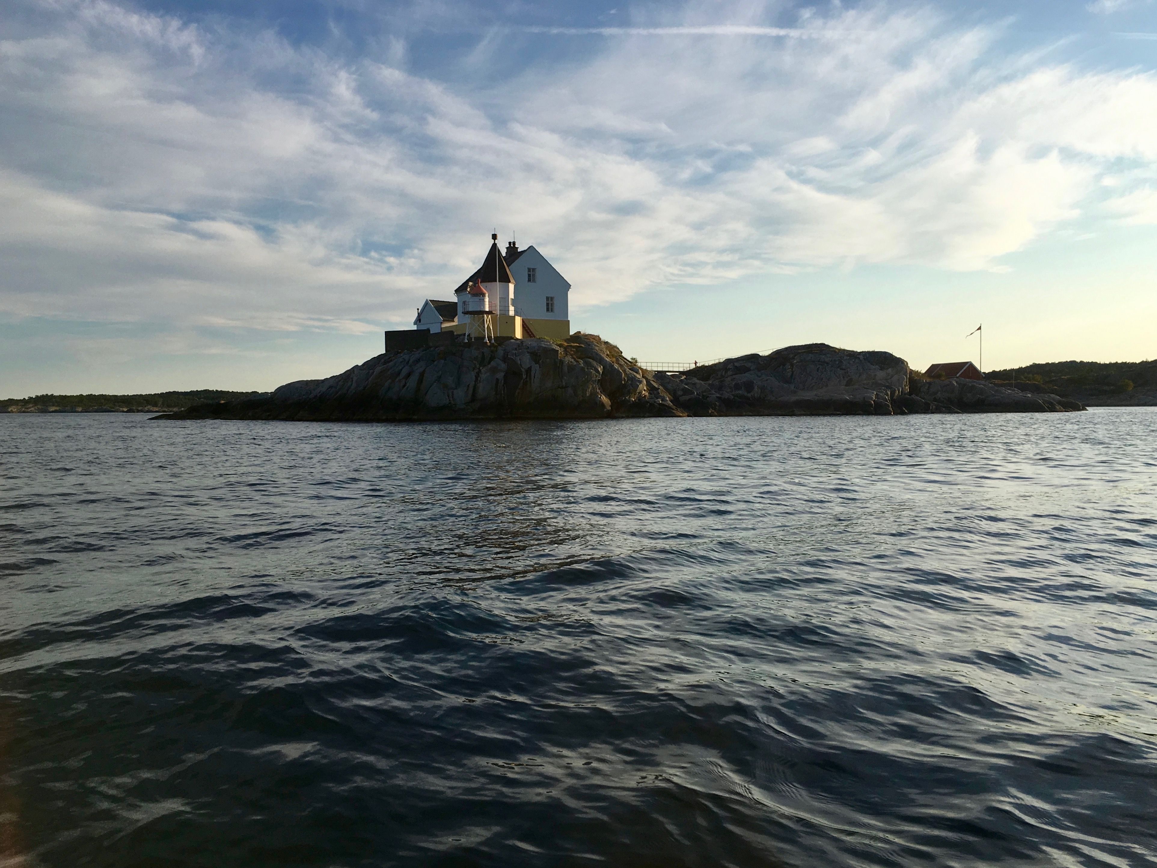 Saltholmen fyr Lillesand sett fra båt