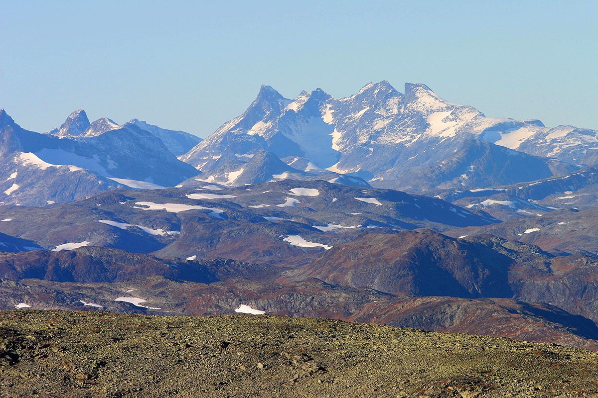 Mugnetinden - utsikt på toppen 2