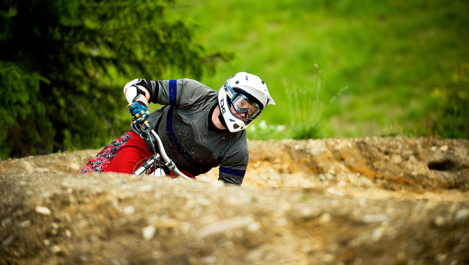 Downhill biking in Hafjell Bike Park