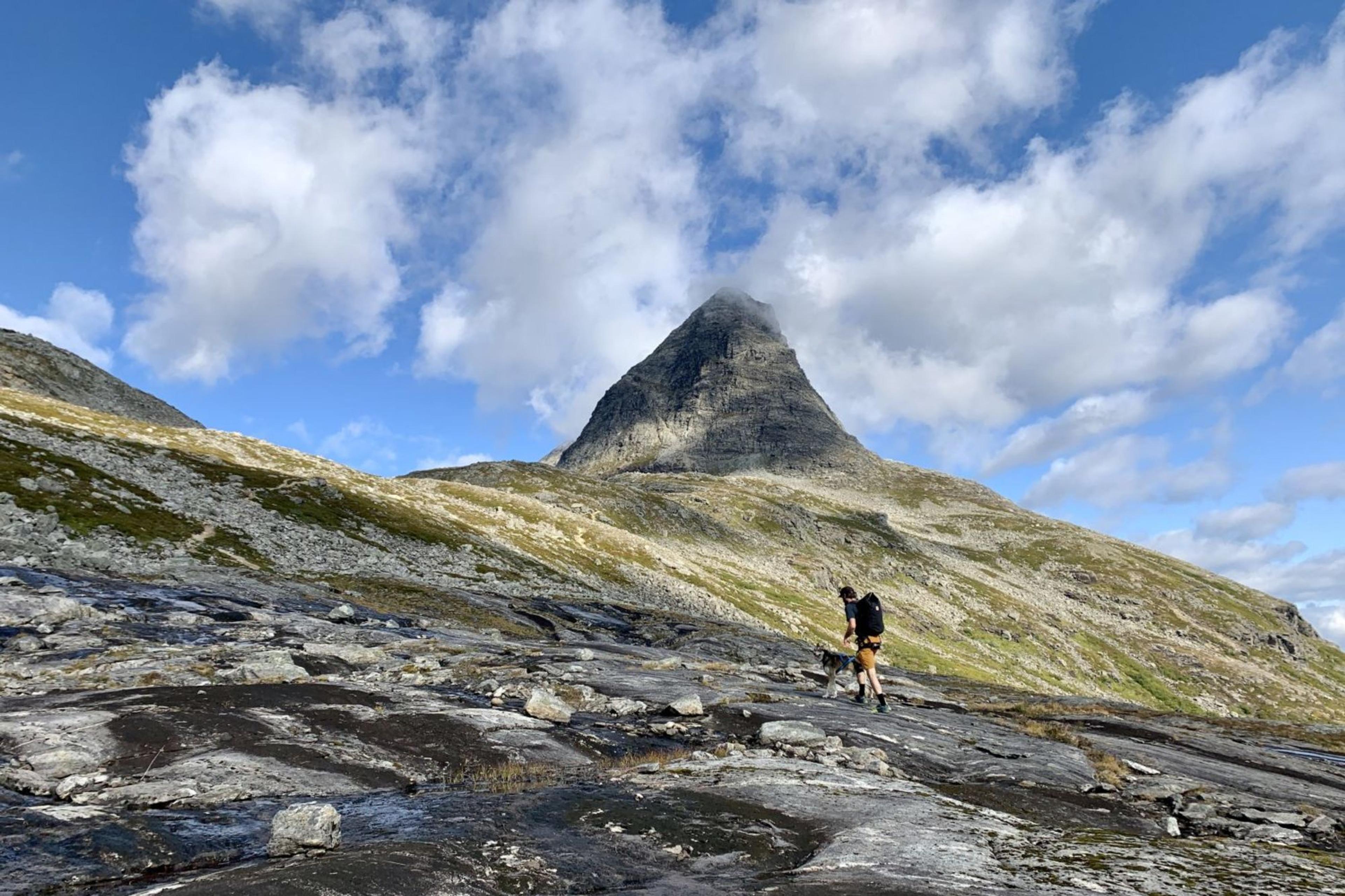 Guided hike to Bispevatnet from Trollstigen