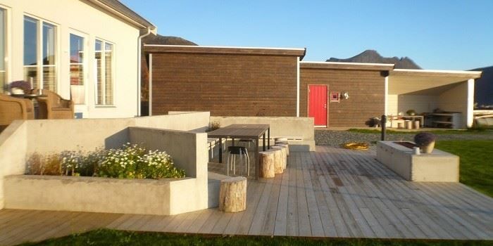 vakkert utendørs sittested