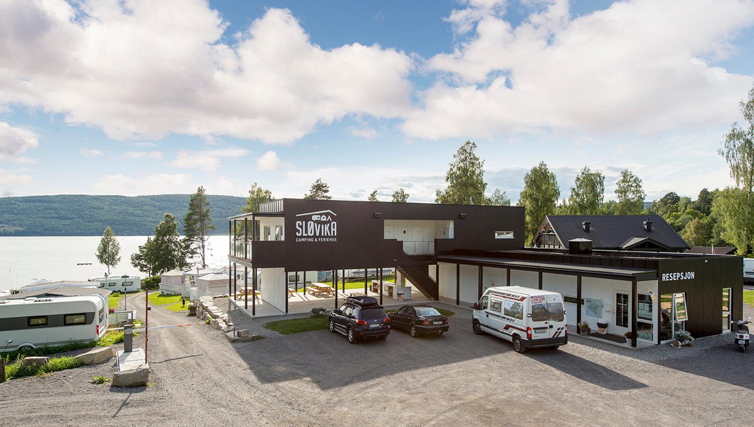 Resepsjonsbygget på Sløvika camping