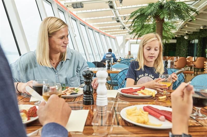 Family eating buffet, Fjord Line