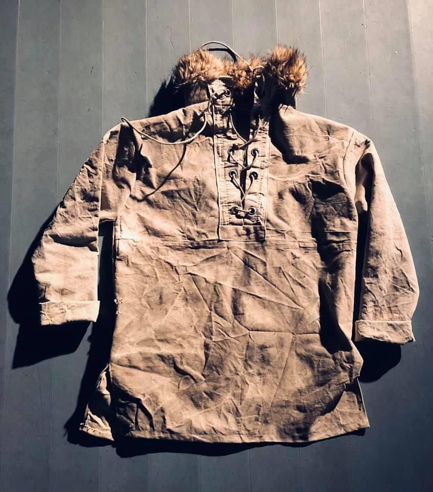 Utstilling av klær på Norsk utvandrermuseum