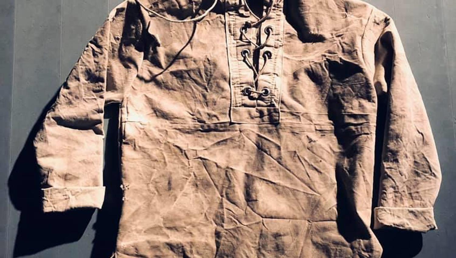 Utstilling av klær på Norsk utvandrermuseum