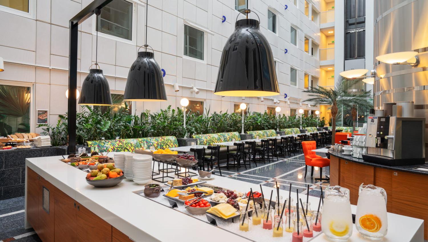 breakfast buffet