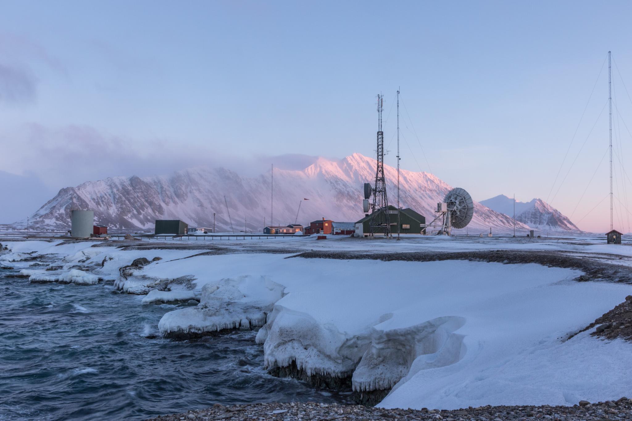 Isfjord Radio Adventure Hotel