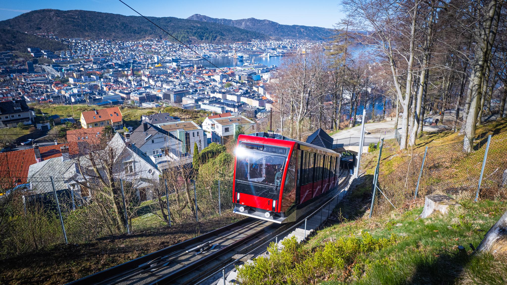 Fløibanen funicular 