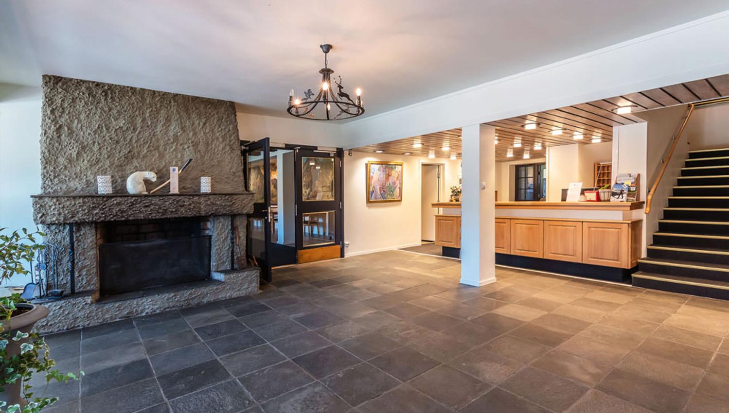 lobby på Morgedal Hotell