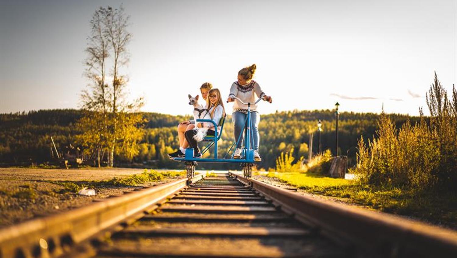 Sykling på togskinnene