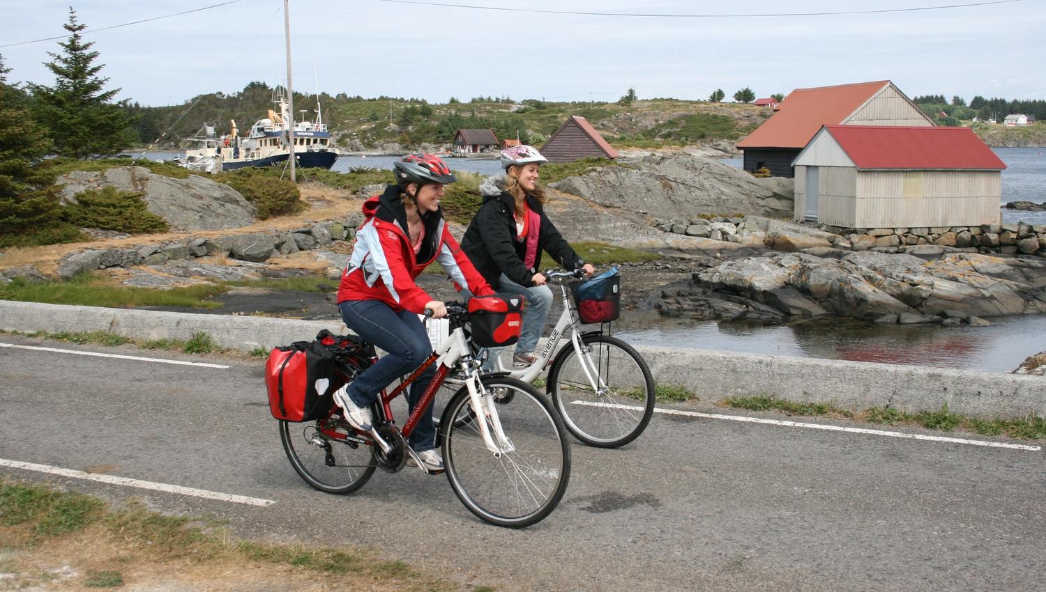 Bicycling at Storekalsøy