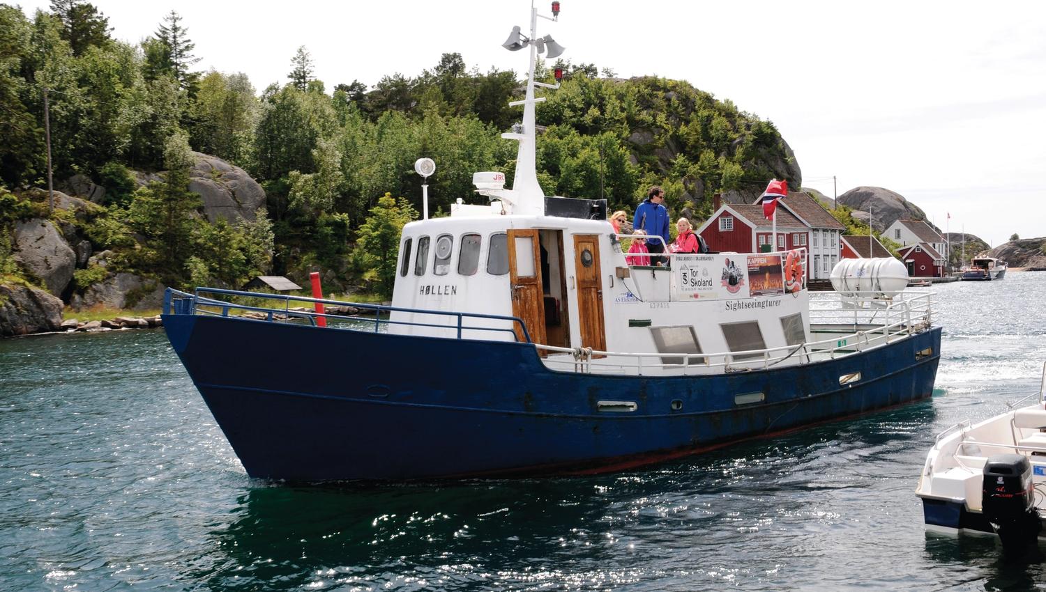 Rutebåten Høllen