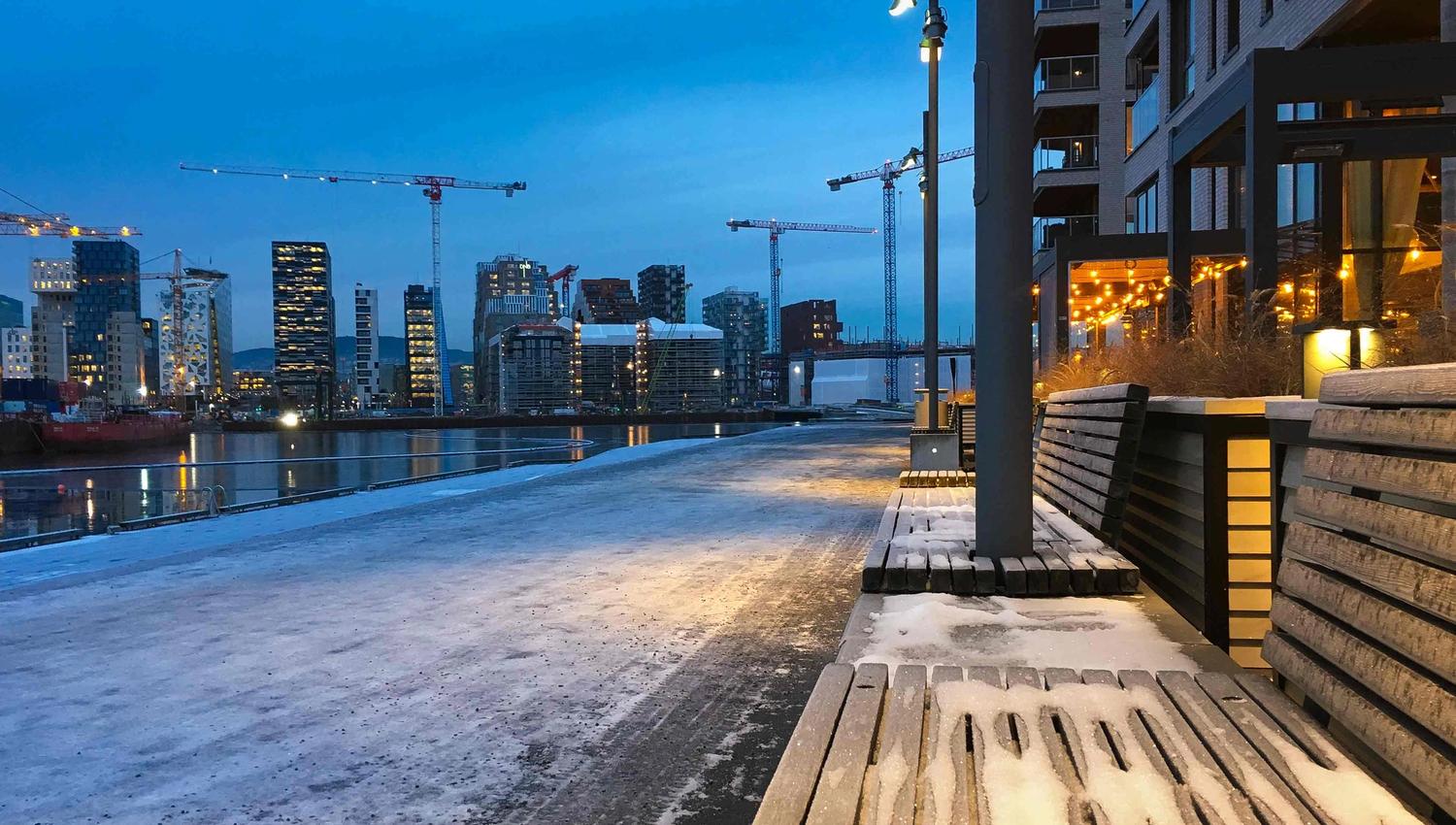 utsikt fra sørenga mot bjørvika om natten