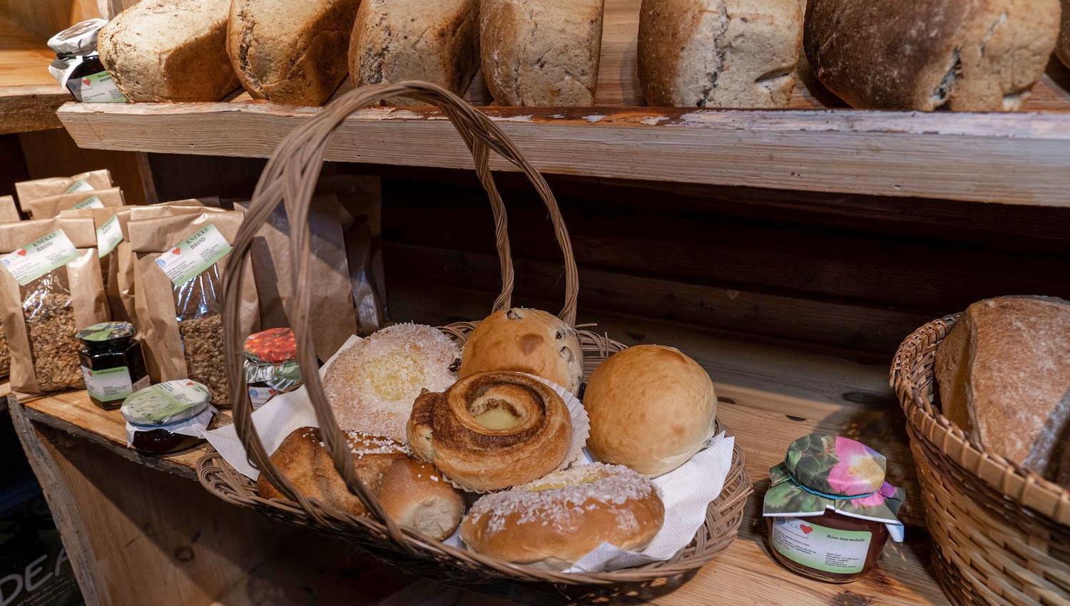 Ferskt bakverk på Sand gårds kafe