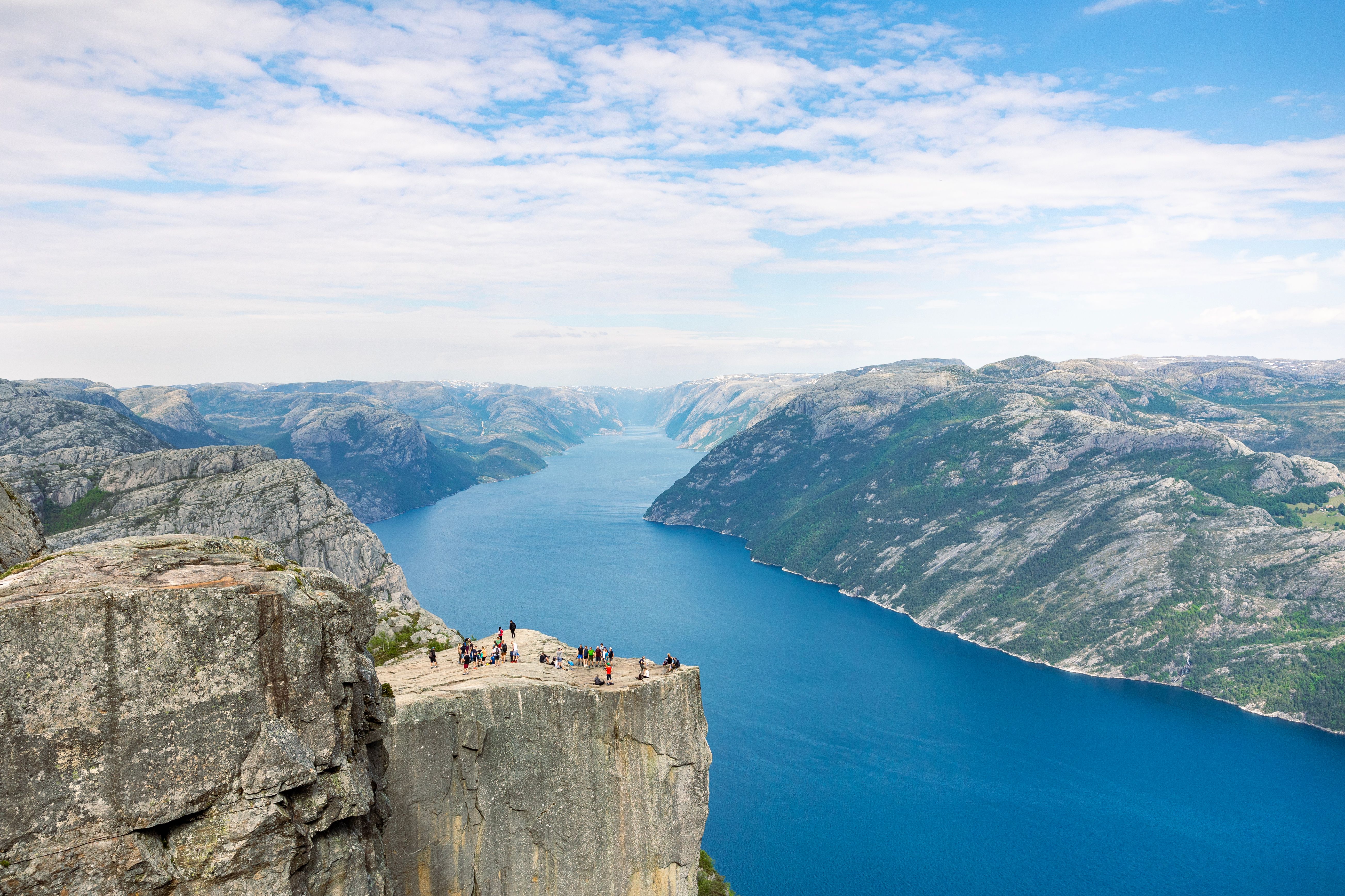 Bus to preikestolen