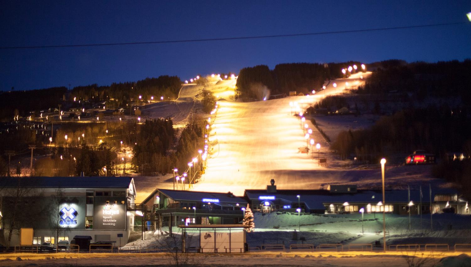 Night open downhilll ski tracks in Hafjell