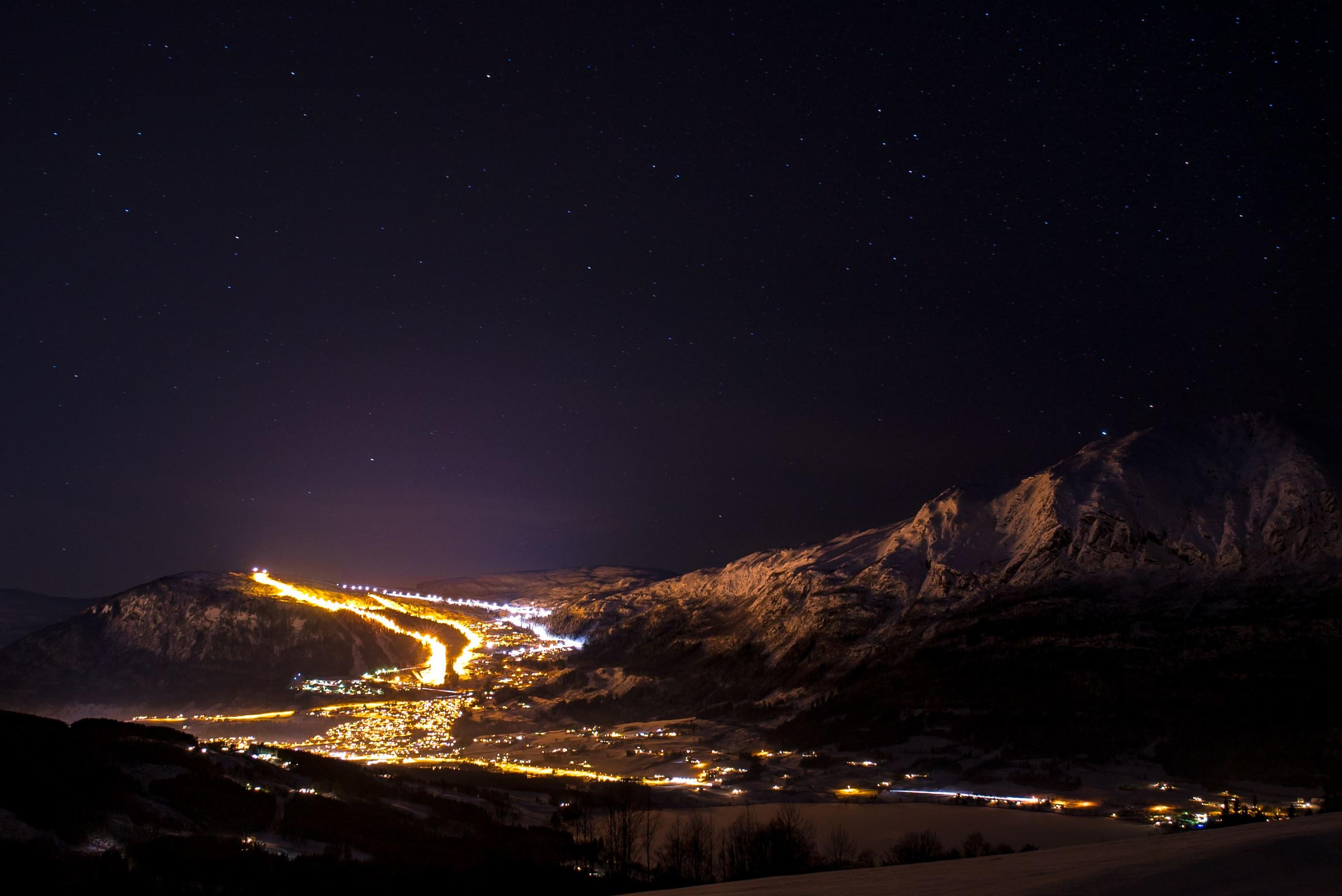 Evening skiing in Voss Resort